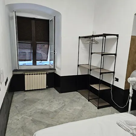 Casa Regis - Free Parking بيت ضيافة جنوة